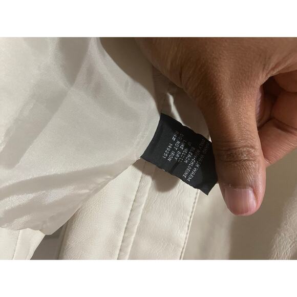 Baccini Cream Faux Leather Jacket with Zip and Flap Pockets, Sz L -- NWT - Picture 4 of 6